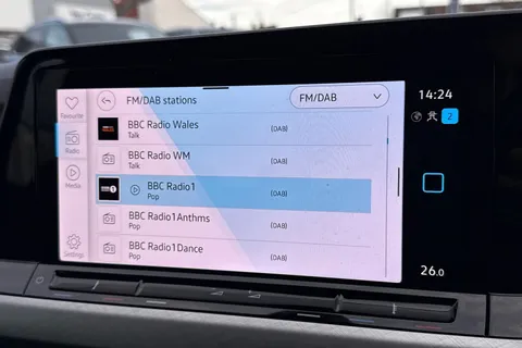 MT72UBP Volkswagen Golf 1.0 eTSI Life 5dr DSG Thumbnail #46