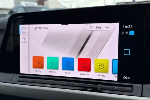 MT72UBP Volkswagen Golf 1.0 eTSI Life 5dr DSG Thumbnail #51