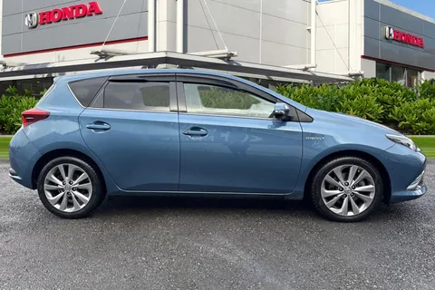 MT68KNE Toyota Auris 1.8 Hybrid Excel TSS 5dr CVT [Leather] Thumbnail #4