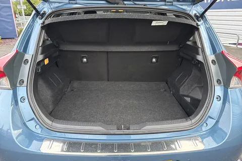 MT68KNE Toyota Auris 1.8 Hybrid Excel TSS 5dr CVT [Leather] Thumbnail #9