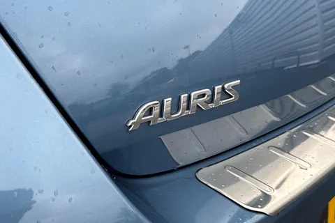 MT68KNE Toyota Auris 1.8 Hybrid Excel TSS 5dr CVT [Leather] Thumbnail #28