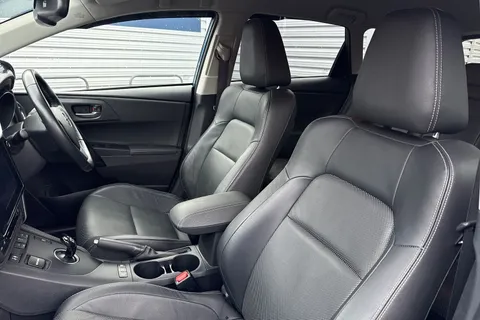 MT68KNE Toyota Auris 1.8 Hybrid Excel TSS 5dr CVT [Leather] Thumbnail #29