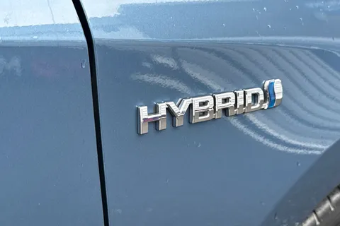 MT68KNE Toyota Auris 1.8 Hybrid Excel TSS 5dr CVT [Leather] Thumbnail #31