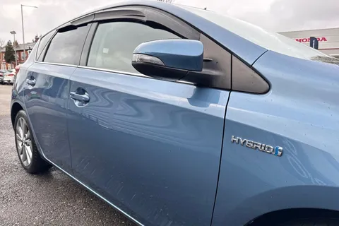 MT68KNE Toyota Auris 1.8 Hybrid Excel TSS 5dr CVT [Leather] Thumbnail #32