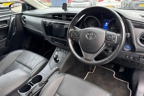 MT68KNE Toyota Auris 1.8 Hybrid Excel TSS 5dr CVT [Leather] Thumbnail #33