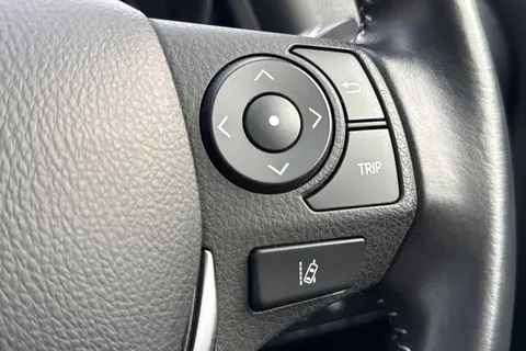 MT68KNE Toyota Auris 1.8 Hybrid Excel TSS 5dr CVT [Leather] Thumbnail #41