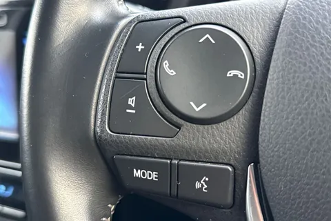 MT68KNE Toyota Auris 1.8 Hybrid Excel TSS 5dr CVT [Leather] Thumbnail #42