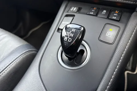 MT68KNE Toyota Auris 1.8 Hybrid Excel TSS 5dr CVT [Leather] Thumbnail #45