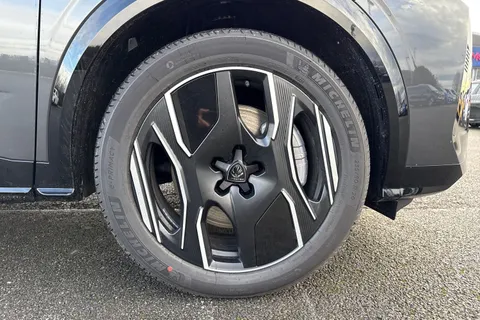 9 of 67 for PEUGEOT E-3008 97kWh GT Auto 5dr Long Range