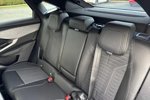 18 of 67 for PEUGEOT E-3008 97kWh GT Auto 5dr Long Range