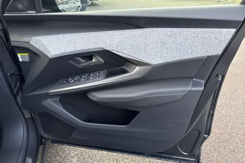 20 of 67 for PEUGEOT E-3008 97kWh GT Auto 5dr Long Range