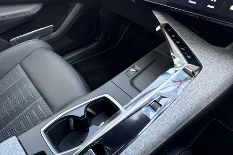 22 of 67 for PEUGEOT E-3008 97kWh GT Auto 5dr Long Range