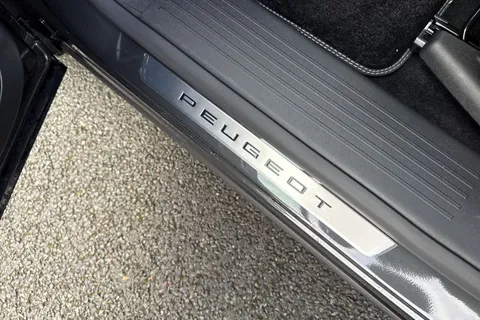 37 of 67 for PEUGEOT E-3008 97kWh GT Auto 5dr Long Range