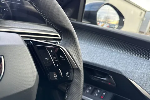 39 of 67 for PEUGEOT E-3008 97kWh GT Auto 5dr Long Range