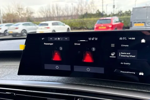 49 of 67 for PEUGEOT E-3008 97kWh GT Auto 5dr Long Range