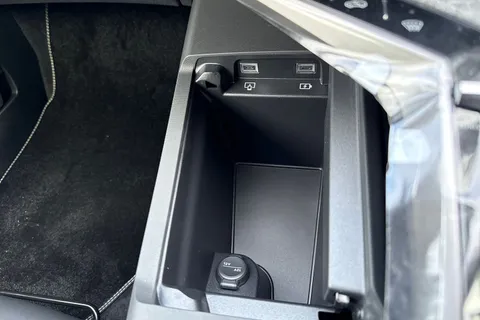 55 of 67 for PEUGEOT E-3008 97kWh GT Auto 5dr Long Range