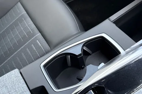 58 of 67 for PEUGEOT E-3008 97kWh GT Auto 5dr Long Range