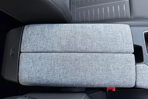 59 of 67 for PEUGEOT E-3008 97kWh GT Auto 5dr Long Range