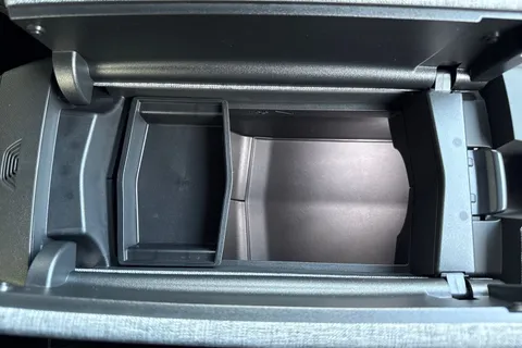 60 of 67 for PEUGEOT E-3008 97kWh GT Auto 5dr Long Range