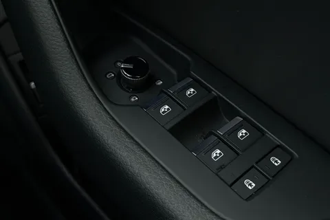 38 of 66 for Audi A6 Saloon S line 40 TDI 204 PS S tronic