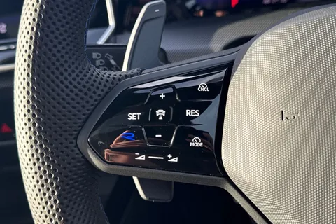 ML75HVR Volkswagen Golf 2.0 TSI 333 R Black Edition 4Motion 5dr DSG **19' WARMENAU ALLOYS + AKRAPOV Thumbnail #36