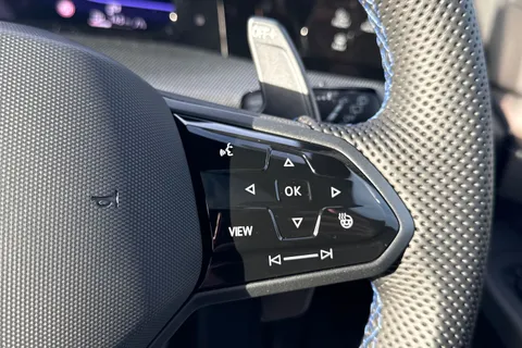 ML75HVR Volkswagen Golf 2.0 TSI 333 R Black Edition 4Motion 5dr DSG **19' WARMENAU ALLOYS + AKRAPOV Thumbnail #37