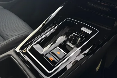 ML75HVR Volkswagen Golf 2.0 TSI 333 R Black Edition 4Motion 5dr DSG **19' WARMENAU ALLOYS + AKRAPOV Thumbnail #41