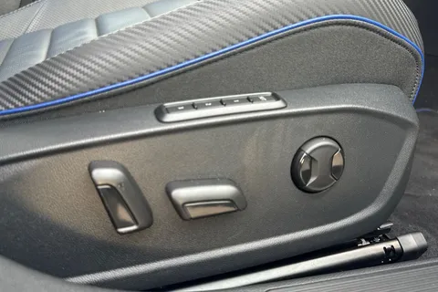 ML75HVR Volkswagen Golf 2.0 TSI 333 R Black Edition 4Motion 5dr DSG **19' WARMENAU ALLOYS + AKRAPOV Thumbnail #49