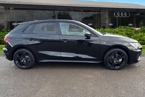 LR75CKX Audi A3 40 TFSI e Black Edition 5dr S Tronic Thumbnail #4