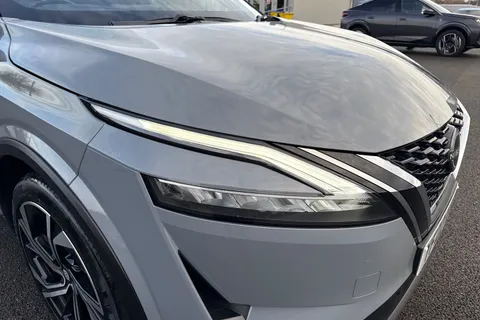 YF22XAU Nissan Qashqai 1.3 DIG-T MHEV Tekna+ XTRON Euro 6 (s/s) 5dr Thumbnail #9