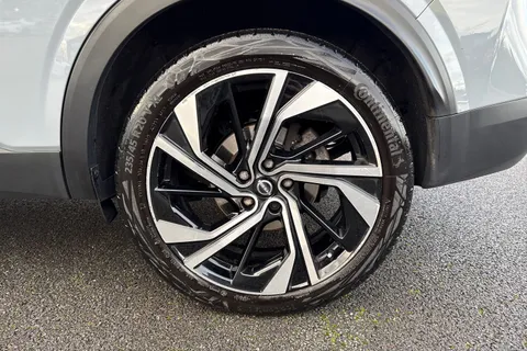 YF22XAU Nissan Qashqai 1.3 DIG-T MHEV Tekna+ XTRON Euro 6 (s/s) 5dr Thumbnail #12