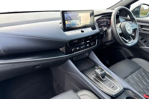 YF22XAU Nissan Qashqai 1.3 DIG-T MHEV Tekna+ XTRON Euro 6 (s/s) 5dr Thumbnail #15