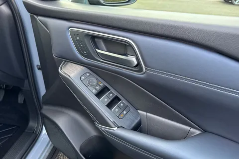 YF22XAU Nissan Qashqai 1.3 DIG-T MHEV Tekna+ XTRON Euro 6 (s/s) 5dr Thumbnail #21