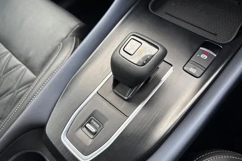 YF22XAU Nissan Qashqai 1.3 DIG-T MHEV Tekna+ XTRON Euro 6 (s/s) 5dr Thumbnail #23