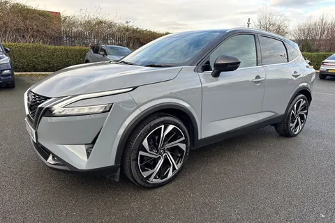 YF22XAU Nissan Qashqai 1.3 DIG-T MHEV Tekna+ XTRON Euro 6 (s/s) 5dr Thumbnail #27