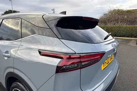 YF22XAU Nissan Qashqai 1.3 DIG-T MHEV Tekna+ XTRON Euro 6 (s/s) 5dr Thumbnail #30