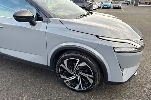 YF22XAU Nissan Qashqai 1.3 DIG-T MHEV Tekna+ XTRON Euro 6 (s/s) 5dr Thumbnail #35