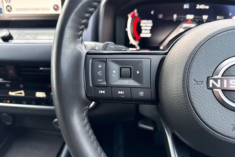 YF22XAU Nissan Qashqai 1.3 DIG-T MHEV Tekna+ XTRON Euro 6 (s/s) 5dr Thumbnail #40