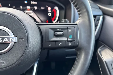 YF22XAU Nissan Qashqai 1.3 DIG-T MHEV Tekna+ XTRON Euro 6 (s/s) 5dr Thumbnail #41