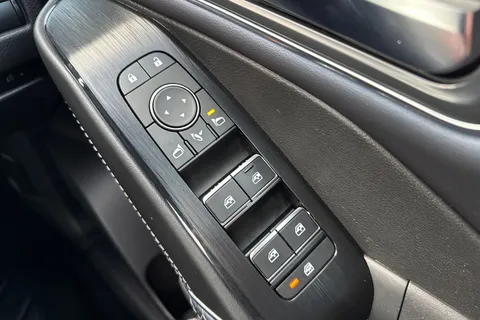 YF22XAU Nissan Qashqai 1.3 DIG-T MHEV Tekna+ XTRON Euro 6 (s/s) 5dr Thumbnail #45