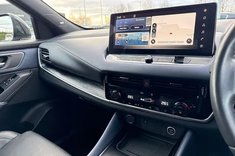 YF22XAU Nissan Qashqai 1.3 DIG-T MHEV Tekna+ XTRON Euro 6 (s/s) 5dr Thumbnail #47