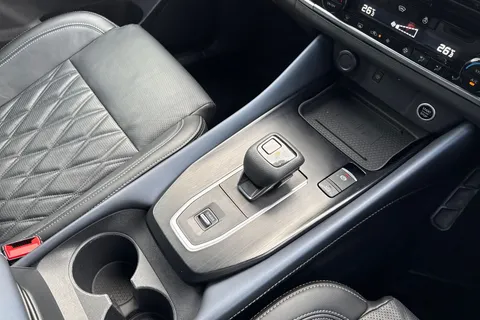 YF22XAU Nissan Qashqai 1.3 DIG-T MHEV Tekna+ XTRON Euro 6 (s/s) 5dr Thumbnail #59