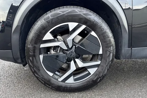 DE25TGV PEUGEOT 2008 1.2 HYBRID GT e-DSC6 Euro 6 (s/s) 5dr Thumbnail #12