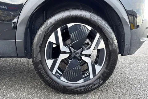 DE25TGV PEUGEOT 2008 1.2 HYBRID GT e-DSC6 Euro 6 (s/s) 5dr Thumbnail #13