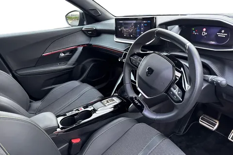 DE25TGV PEUGEOT 2008 1.2 HYBRID GT e-DSC6 Euro 6 (s/s) 5dr Thumbnail #14