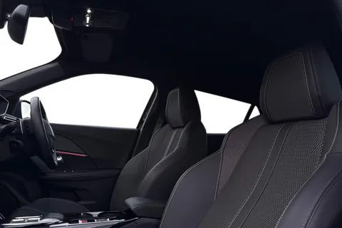 DE25TGV PEUGEOT 2008 1.2 HYBRID GT e-DSC6 Euro 6 (s/s) 5dr Thumbnail #16