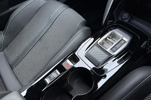 DE25TGV PEUGEOT 2008 1.2 HYBRID GT e-DSC6 Euro 6 (s/s) 5dr Thumbnail #23