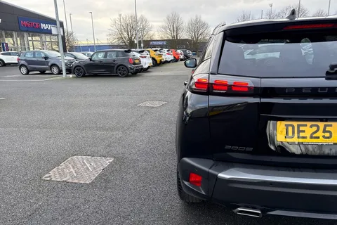 DE25TGV PEUGEOT 2008 1.2 HYBRID GT e-DSC6 Euro 6 (s/s) 5dr Thumbnail #32