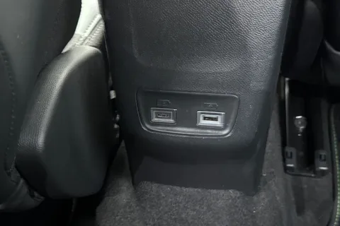 DE25TGV PEUGEOT 2008 1.2 HYBRID GT e-DSC6 Euro 6 (s/s) 5dr Thumbnail #37