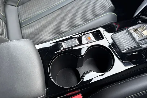 DE25TGV PEUGEOT 2008 1.2 HYBRID GT e-DSC6 Euro 6 (s/s) 5dr Thumbnail #57